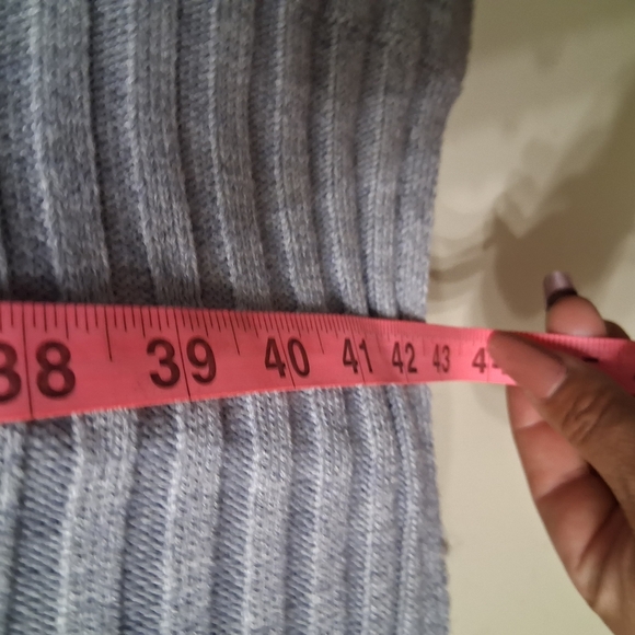 White En Black Market Gray Cardigan Sweater - Picture 8 of 8